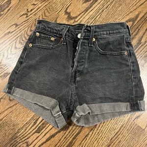 Levi’s black denim shorts size 25